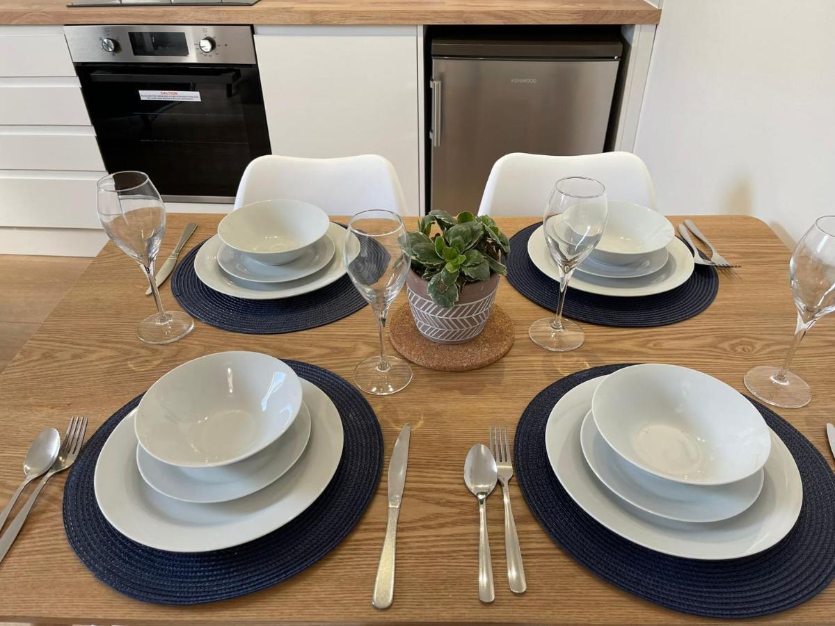 Brand New Montrouge Apartments - Perfect Location!! Portsmouth Bagian luar foto